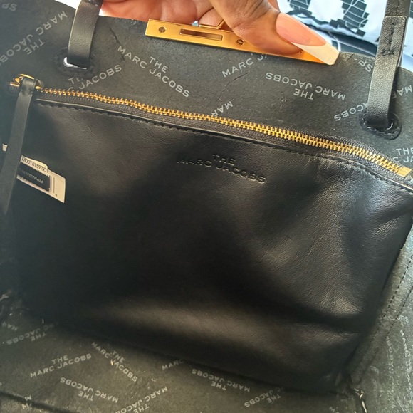 MARC JACOBS The Kiss Lock Mini Leather Tote - Picture 9 of 14